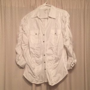3/4 sleeve white button down shirt. smoke free